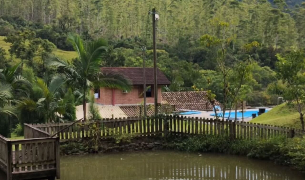 Professora aposentada criou hospedaria rural em Lauro Müller