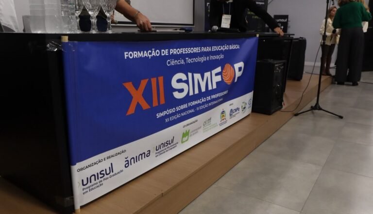 SIMFOP 2026 encerra programação nesta quinta-feira com debates sobre IA e formação docente