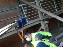 Trabalhador cai de seis metros em empresa de Capivari de Baixo Trabalhador cai de seis metros em empresa de Capivari