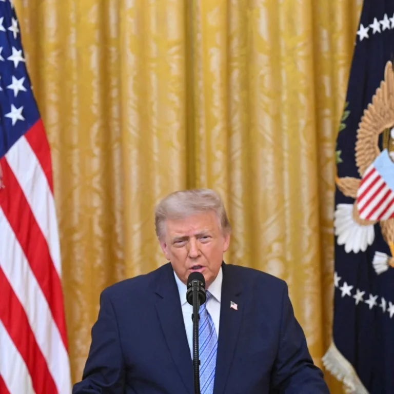 Trump acusa China de obter dados de 220 milhões de eleitores dos EUA