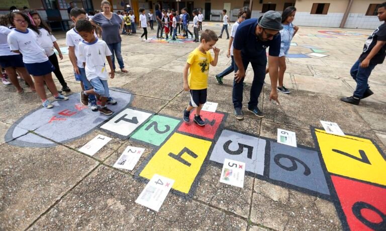 Férias escolares de 2027 coincidirão com a Copa do Mundo Feminina; lei também prevê feriados em jogos do Brasil