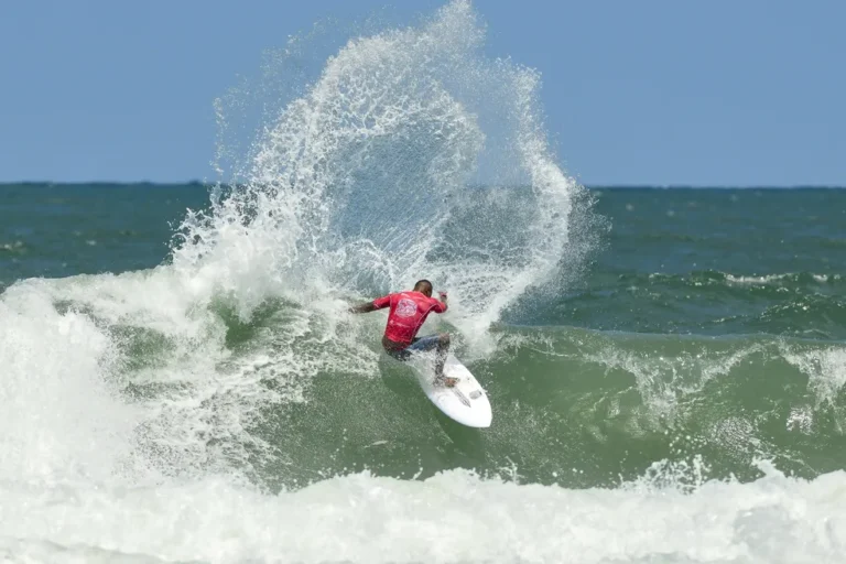 Laguna abre o Circuito Catarinense de Surf Pro 2026 com etapa na Praia do Mar Grosso