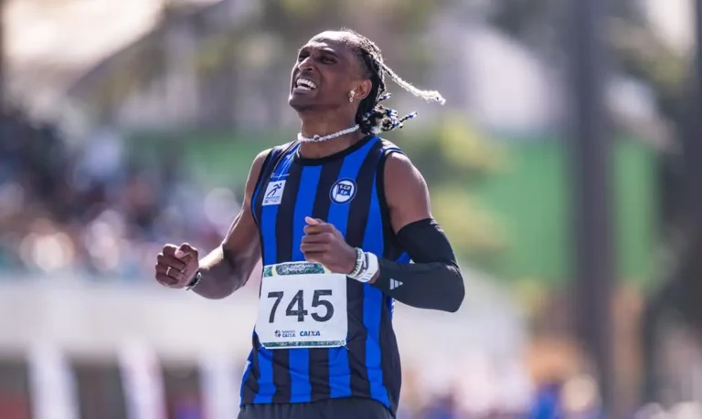 Alison dos Santos vence os 400m com barreiras e faz a melhor marca mundial de 2026