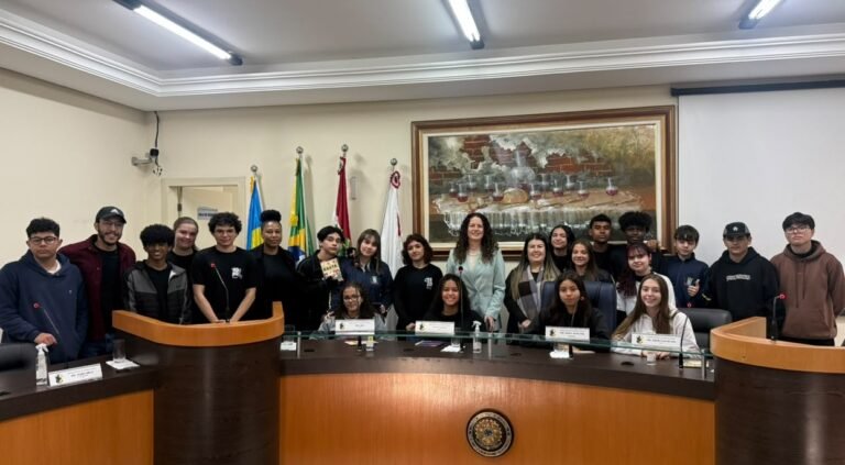 Projeto Vereador na Escola conclui cronograma de visitas às escolas municipais de Capivari de Baixo