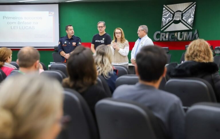 Professores de Criciúma recebem capacitação em primeiros socorros