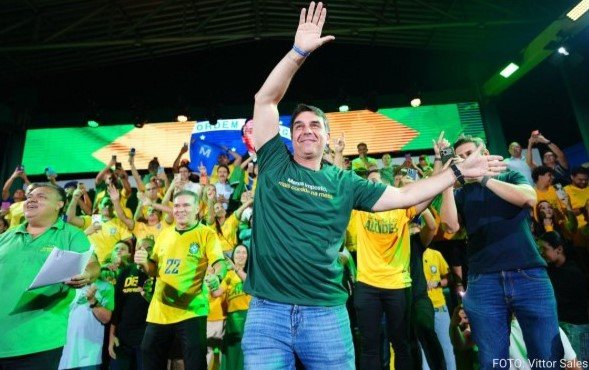 Convenção do PL oficializa Flávio candidato ao Planalto