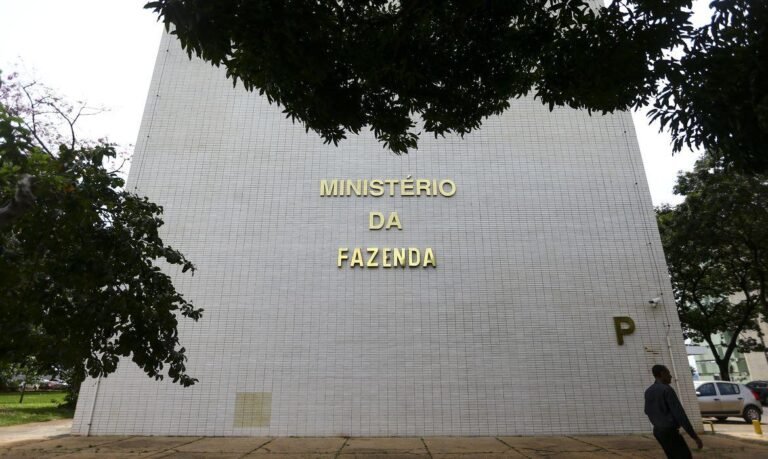 Governo deve recorrer ao STF contra PEC dos agentes de saúde por impacto fiscal