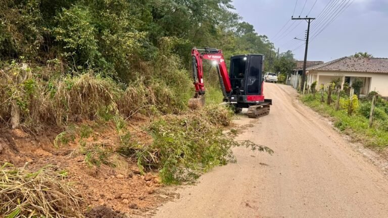 alargamento de estrada em Gravatal