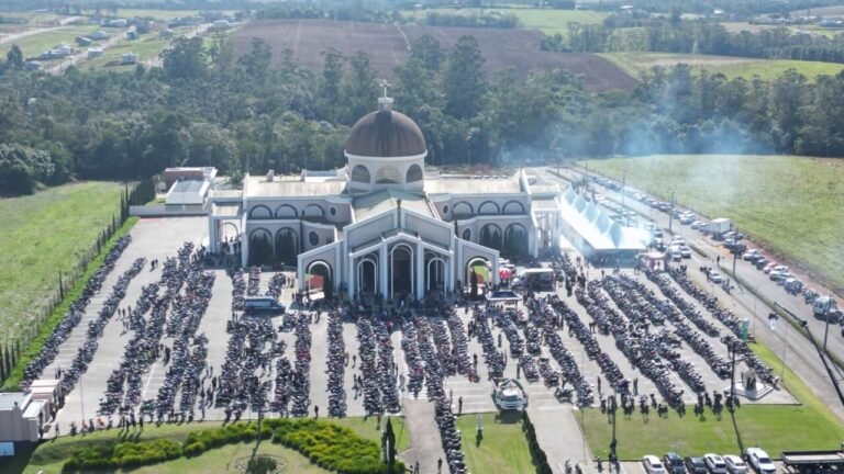 Mais de 6 mil pessoas participam da 7ª Romaria dos Motociclistas em Içara