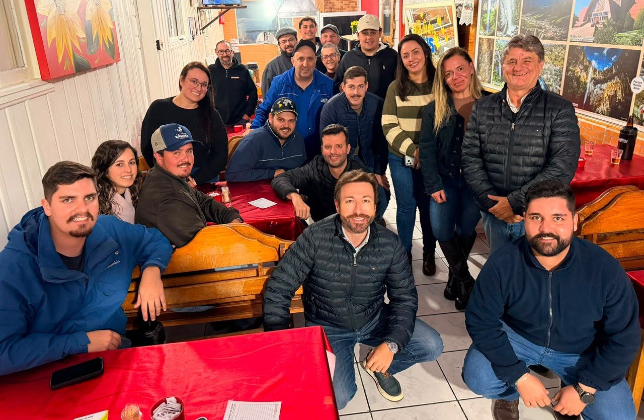 ex-prefeito Jorge Koch na caravana pela eleição