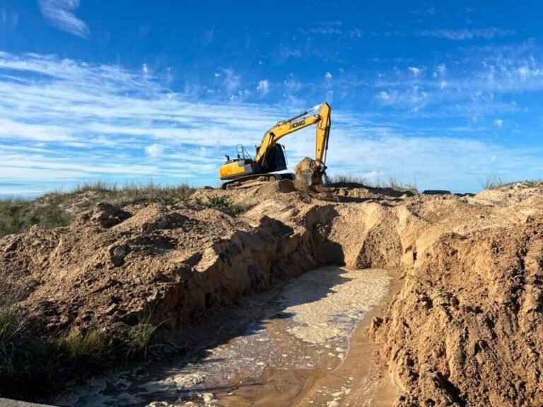 Laguna reforça limpeza de bocas de lobo para reduzir riscos de alagamentos