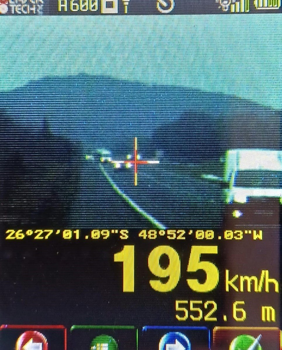 prf velocidade picape flagrada a 195 km/h