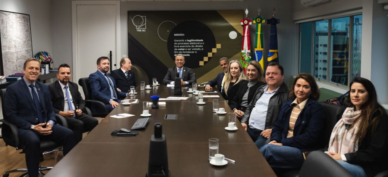 proteção às mulheres Justiça Eleitoral SC a Polícia Civil e TRE-SC firmam acordo para proteger mulheres