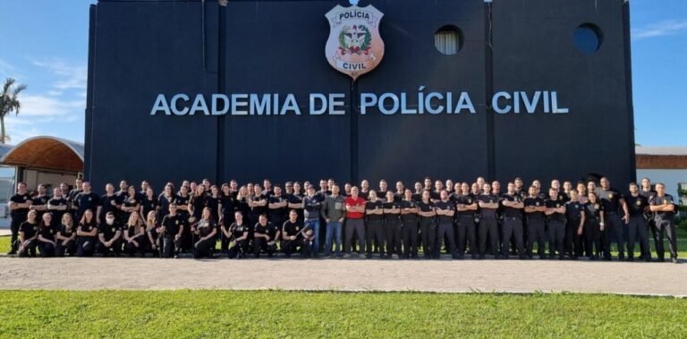 Santa Catarina nomeia 200 novos agentes e escrivães da Polícia Civil