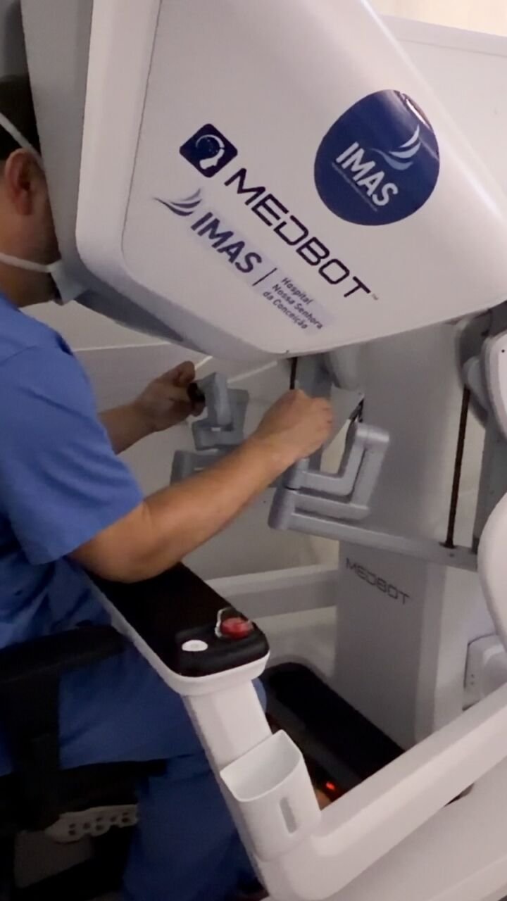 cirurgia robótica pediátrica
