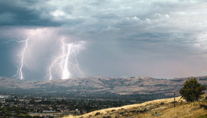 Defesa Civil alerta para chuva intensa e ventos fortes no Sul de Santa Catarina