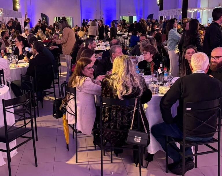 Solidariedade à mesa: evento reúne 14 cozinhas e celebra 60 anos da Apae de Tubarão