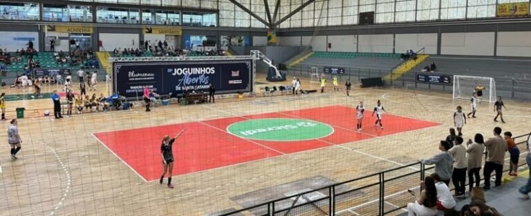 Tubarão fecha Joguinhos Abertos com 42 medalhas e cinco ouros no karatê