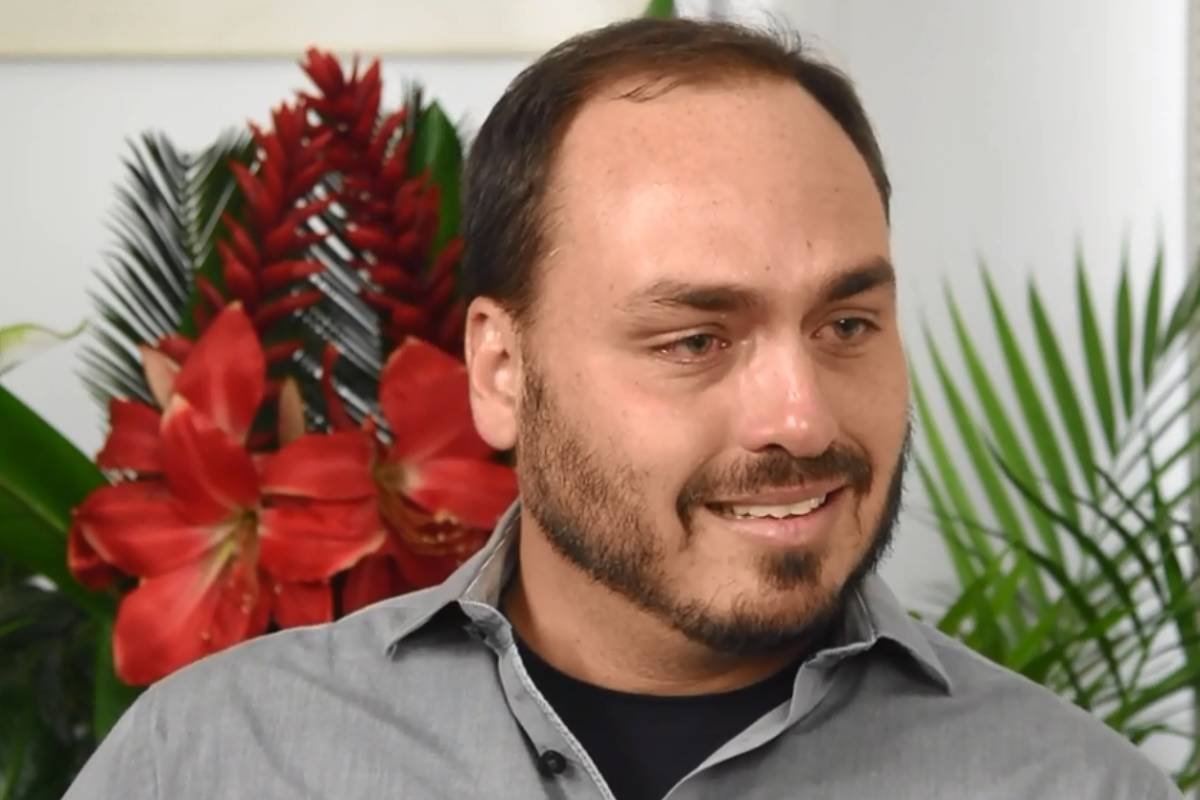 candidato carlos bolsonaro ataca Amin