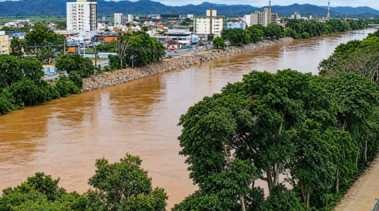 Chuvas em Tubarão passam de 100 mm e elevam nível do rio