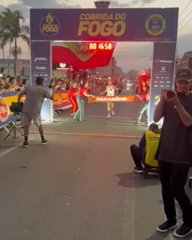 Corrida do Fogo reúne mais de 700 atletas e celebra centenário do CBMSC em Tubarão