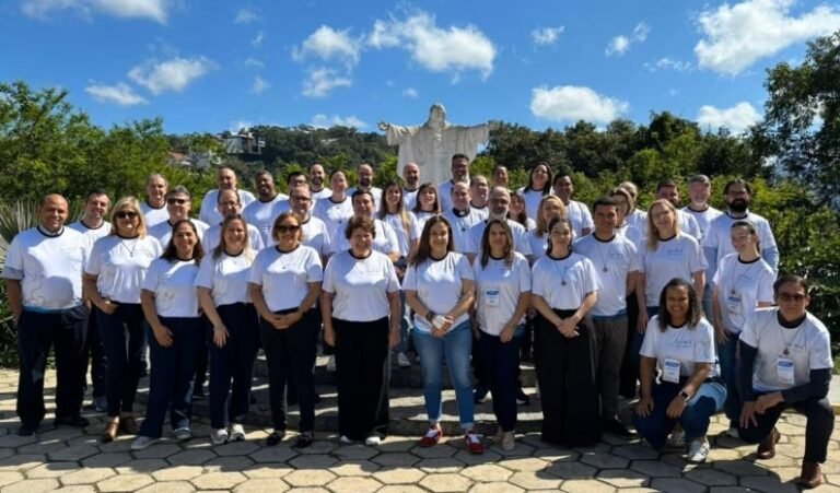 Colégio Dehon de Tubarão participa de encontro internacional