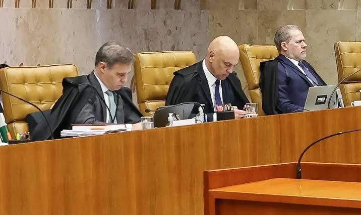 STF encerra sessão sem definir casos de Moraes e Mendonça