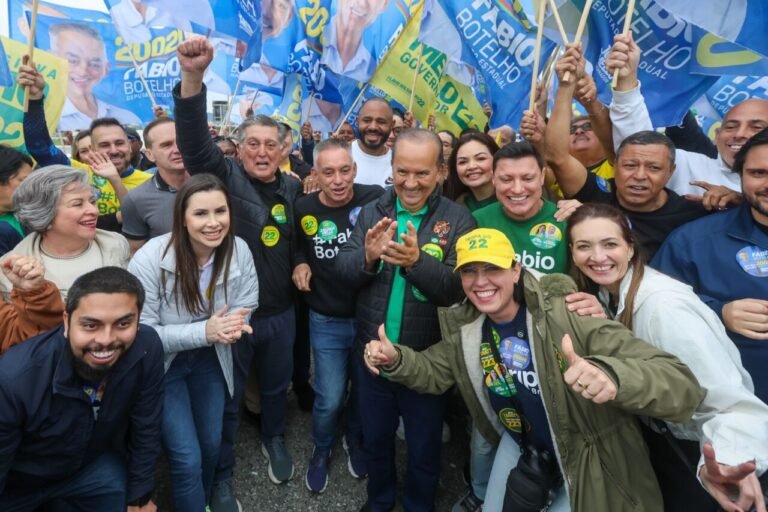 Jorginho Mello faz campanha em São José e reúne aliados na Grande Florianópolis