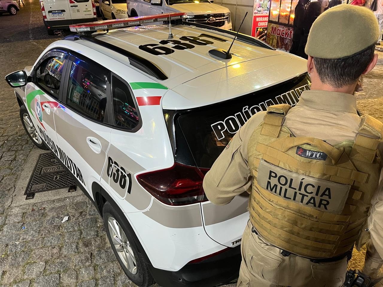 pm e viatura pm recupera carro roubado