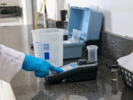 Mais de 10 mil análises por mês monitoram qualidade da água em Tubarão qualidade da água Tubarão