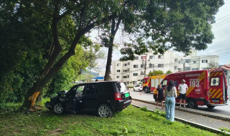 Acidente com Land Rover em Tubarão