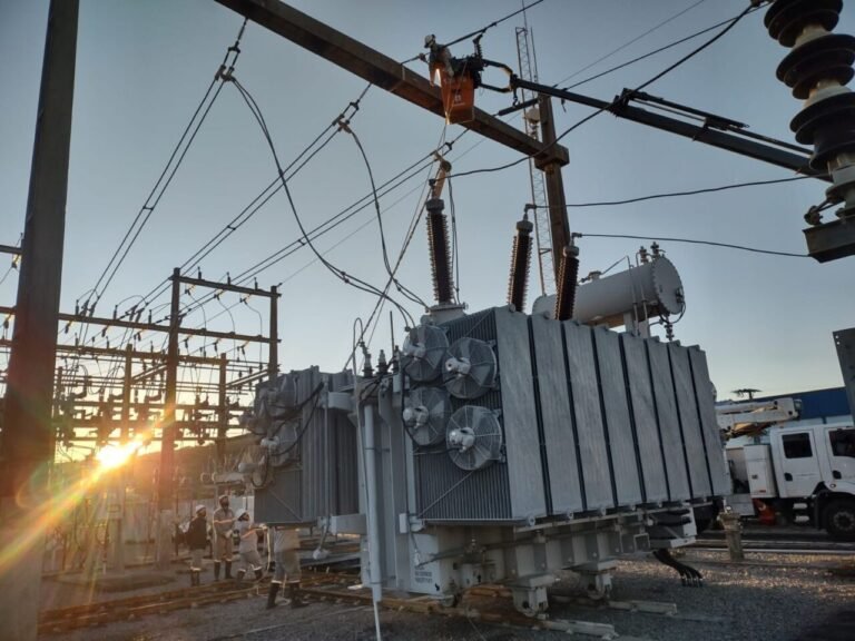 Celesc reforça rede elétrica em Laguna