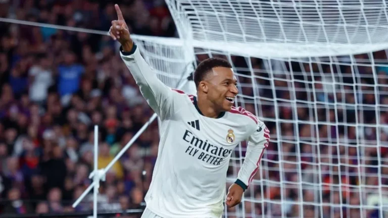 Mbappé marca duas vezes, e Real Madrid vence Barcelona no El Clásico