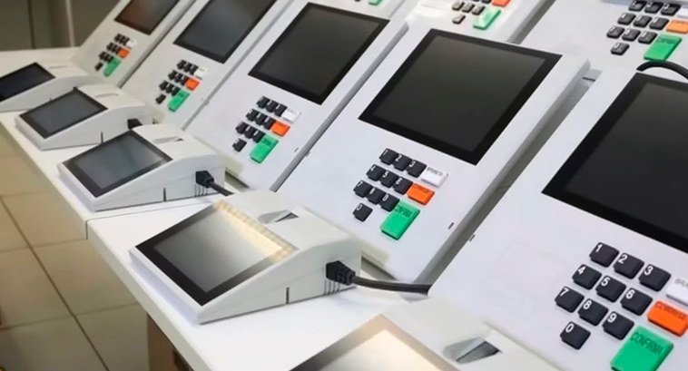 Justiça Eleitoral envia urnas aos locais de votação neste sábado
