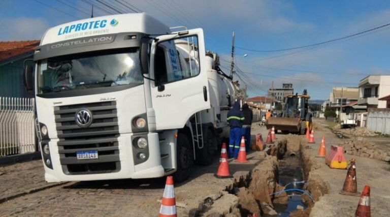 Prefeitura de Tubarão realiza ação de microdrenagem no bairro Santo Antônio de Pádua